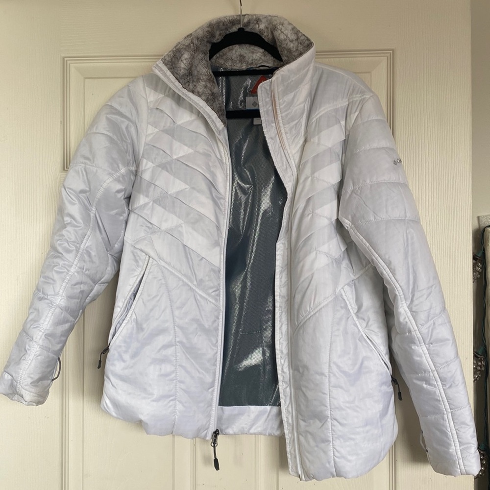 Insulated Women’s Columbia Sportswear White Puffer Jacket